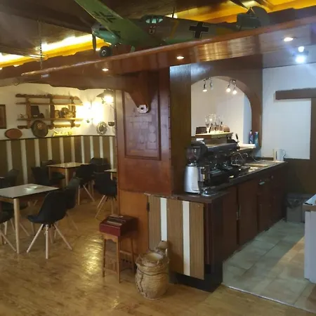 Osteria Mediterranean Hostel *